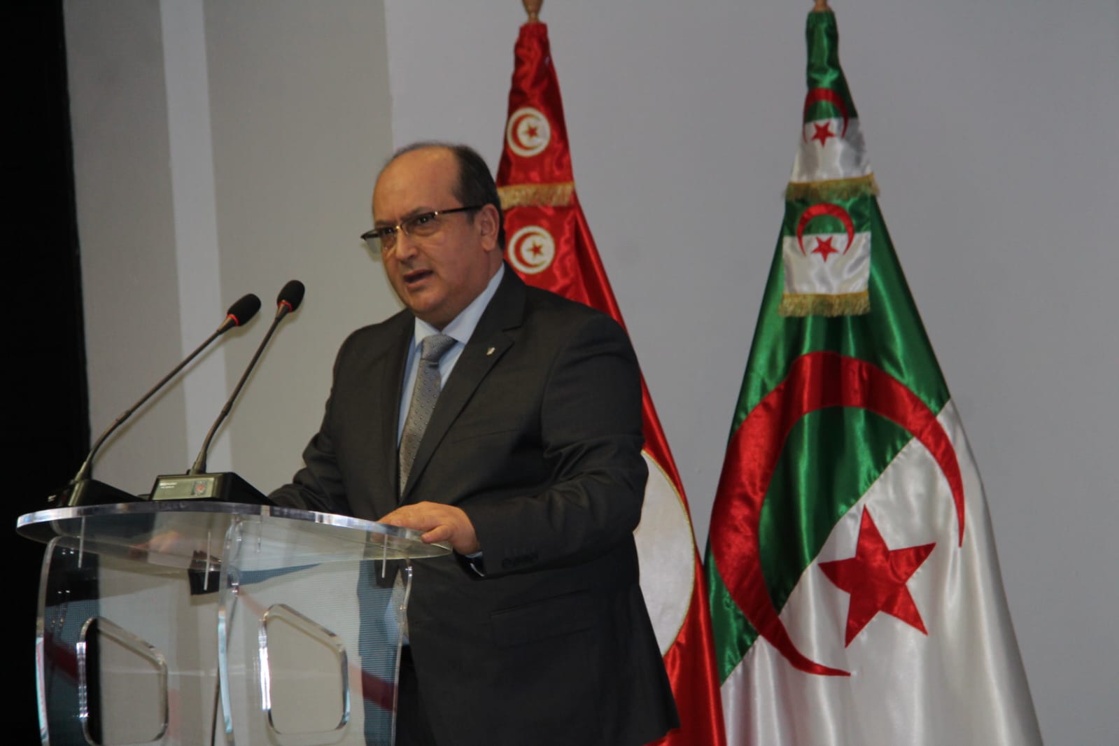 الوزير الأوّل الجزائري: علاقاتنا مع تونس لم تكن يوما ولن تكون أبدا ظرفيّة